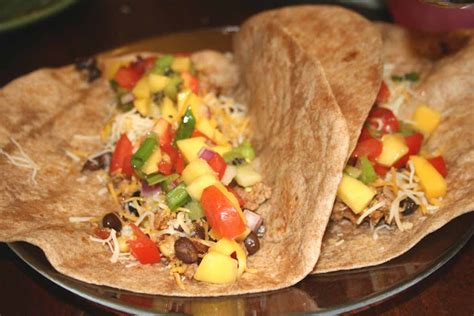 How many calories are in turkey burrito with mango salsa - calories, carbs, nutrition