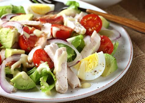 How many calories are in turkey club salad plate - calories, carbs, nutrition