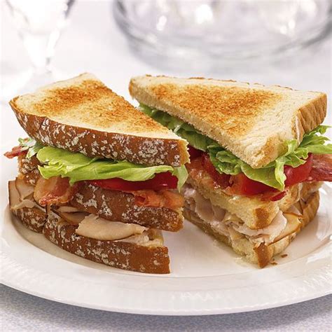How many calories are in turkey club sandwich - calories, carbs, nutrition
