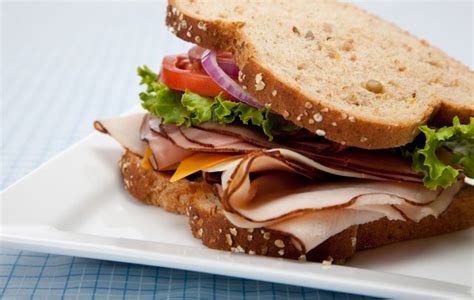 How many calories are in turkey club snacker - calories, carbs, nutrition