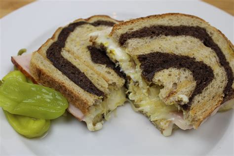 How many calories are in turkey reuben on a panini bun - calories, carbs, nutrition