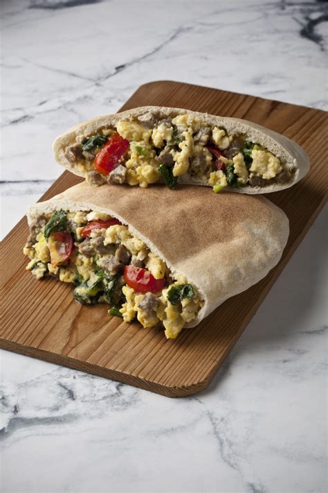 How many calories are in turkey sausage egg pita pocket - calories, carbs, nutrition