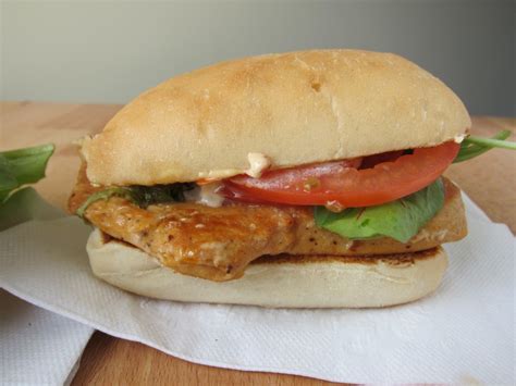 How many calories are in tuscan grilled chicken ciabatta - calories, carbs, nutrition