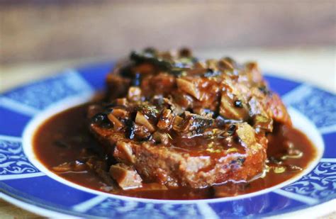 How many calories are in tuscan meatloaf with mushroom sauce - calories, carbs, nutrition