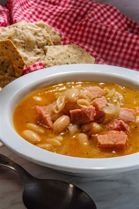 How many calories are in u.s. senate bean soup, with chicken and ham - calories, carbs, nutrition