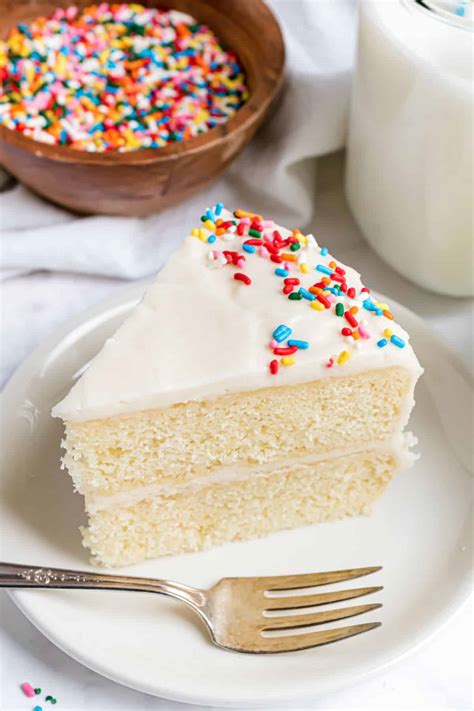 How many calories are in vanilla sprinkle cake - calories, carbs, nutrition