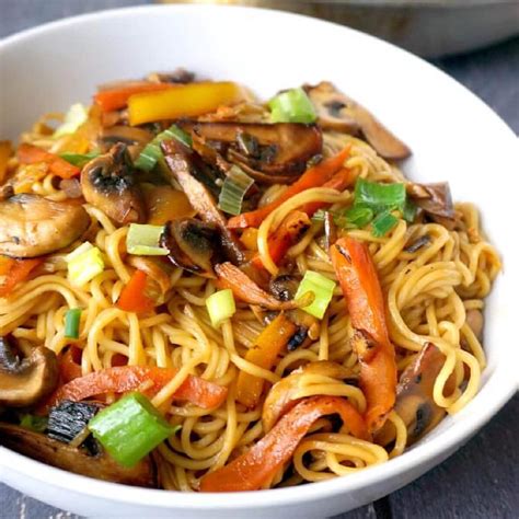 How many calories are in veg stir fry w noodles - calories, carbs, nutrition