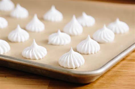 How many calories are in vegan meringue cookie - calories, carbs, nutrition