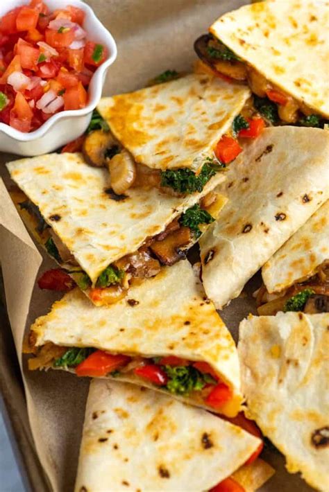 How many calories are in vegetable breakfast quesadilla - calories, carbs, nutrition