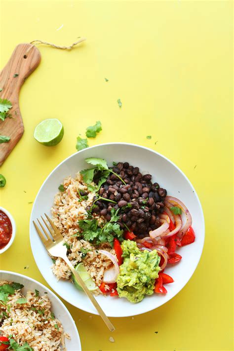 How many calories are in vegetable burrito bowls with cauliflower rice - calories, carbs, nutrition