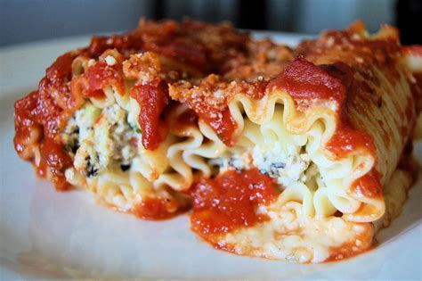 How many calories are in vegetable lasagna rollups - calories, carbs, nutrition