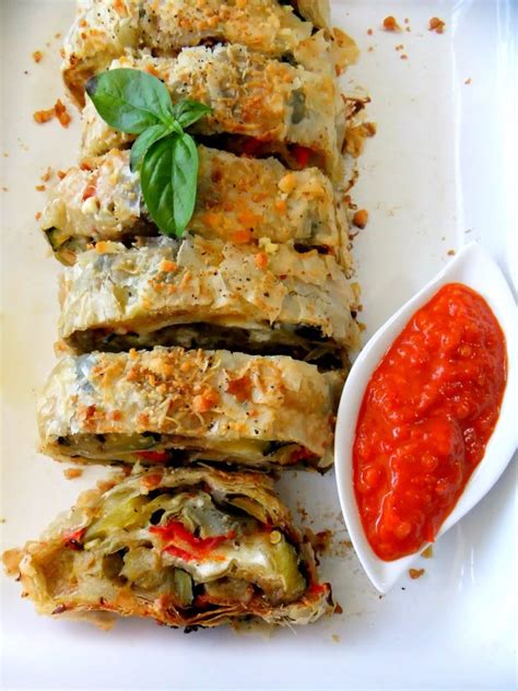 How many calories are in vegetable strudel marinara - calories, carbs, nutrition