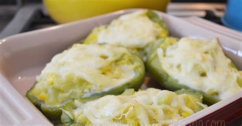 How many calories are in vegetable stuffed chayote squash - calories, carbs, nutrition