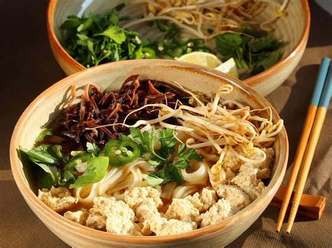 How many calories are in vegetarian pho noodle soup - calories, carbs, nutrition