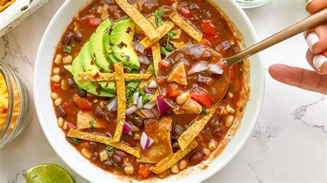 How many calories are in vegetarian tortilla soup - calories, carbs, nutrition