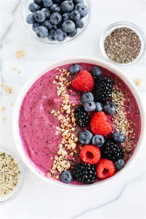 How many calories are in very berry smoothie bowl - calories, carbs, nutrition