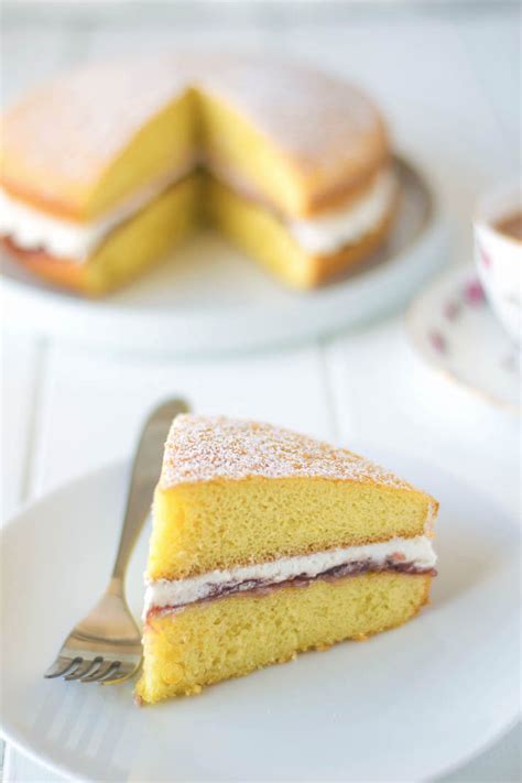 How many calories are in victoria sponge - calories, carbs, nutrition