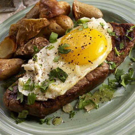 How many calories are in vienna steak with fried egg - calories, carbs, nutrition
