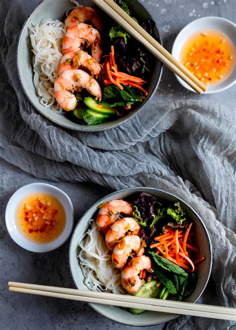 How many calories are in vietnamese noodle bowl with shrimp - calories, carbs, nutrition