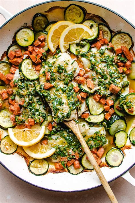 How many calories are in vw-baked cod dijon, almond quinoa edamame herb roasted tomatoes - calories, carbs, nutrition