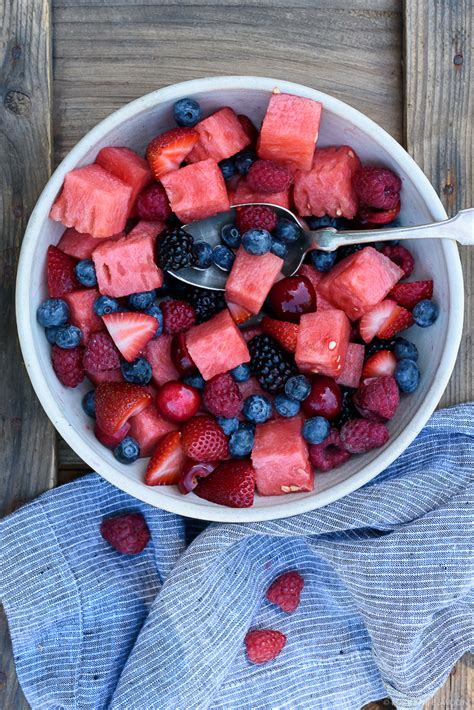 How many calories are in watermelon berry salad - calories, carbs, nutrition