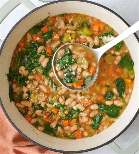 How many calories are in white bean and spinach soup - calories, carbs, nutrition