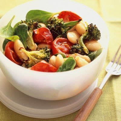 How many calories are in white bean salad with spicy roasted tomatoes and broccoli - calories, carbs, nutrition