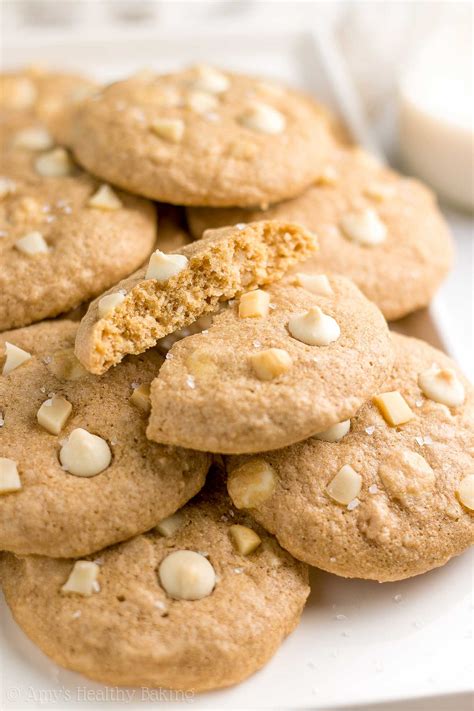 How many calories are in white chocolate macadamia nut - calories, carbs, nutrition
