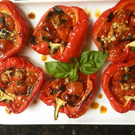 How many calories are in whole+sum - oven roasted red pepper stuffed with a spicy vegetable chilli - calories, carbs, nutrition