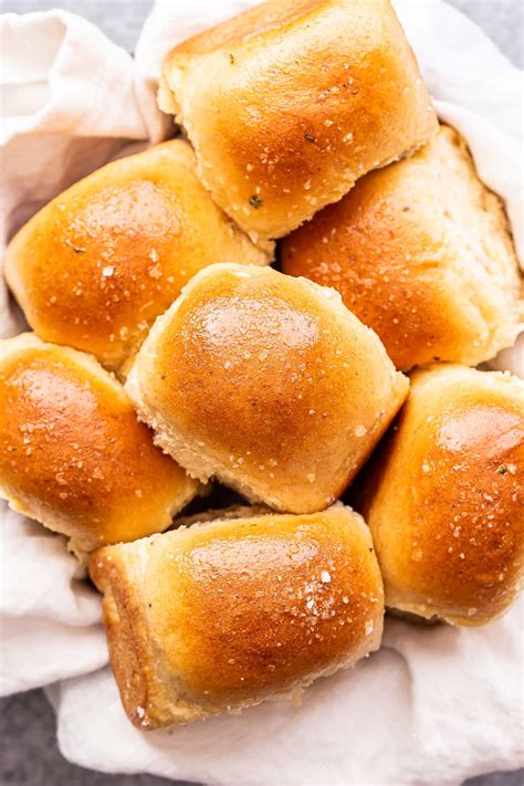 How many calories are in whole wheat dinner rolls - calories, carbs, nutrition