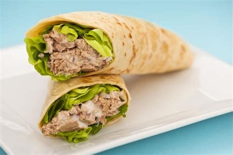 How many calories are in whole wheat tuna wrap - calories, carbs, nutrition