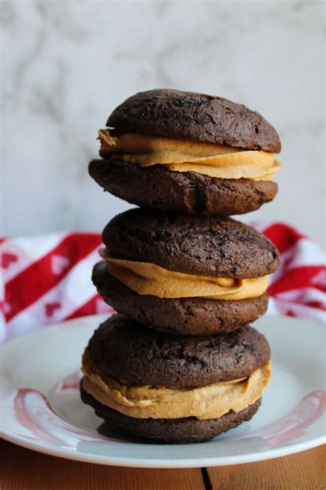 How many calories are in whoopie pie chocolate peanut butter - calories, carbs, nutrition