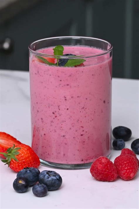 How many calories are in wild berry smoothie - calories, carbs, nutrition