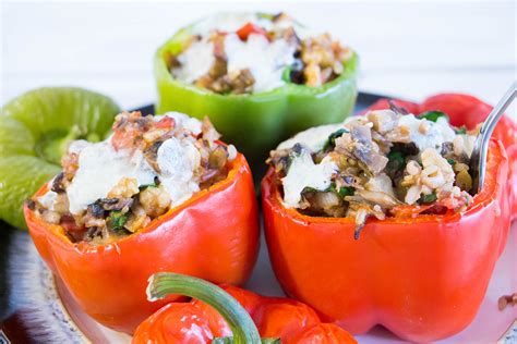 How many calories are in wild rice and mushroom stuffed pepper - calories, carbs, nutrition