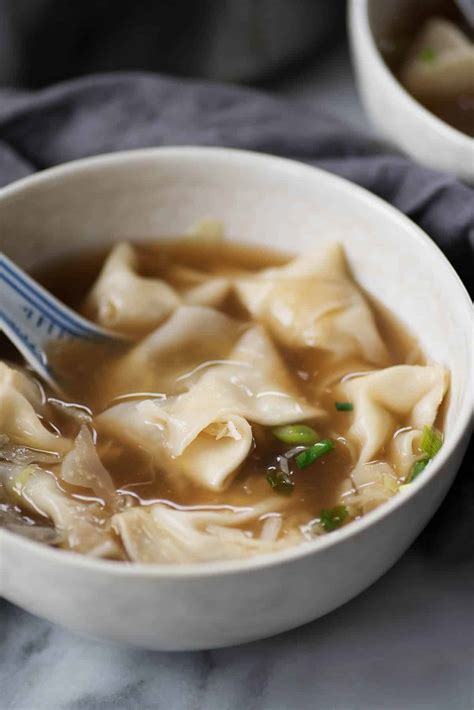 How many calories are in wonton soup - calories, carbs, nutrition