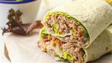 How many calories are in wrap seared tuna (bison) - calories, carbs, nutrition