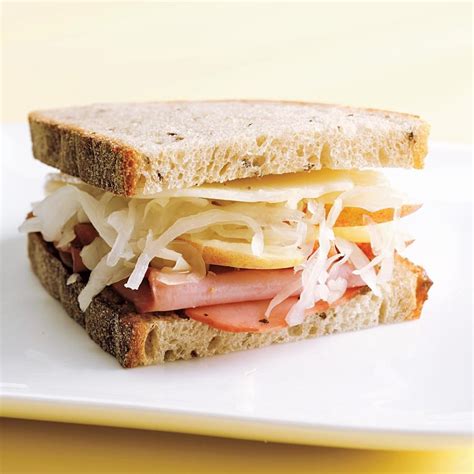 How many calories are in zesty turkey pastrami sandwich, on roll - calories, carbs, nutrition