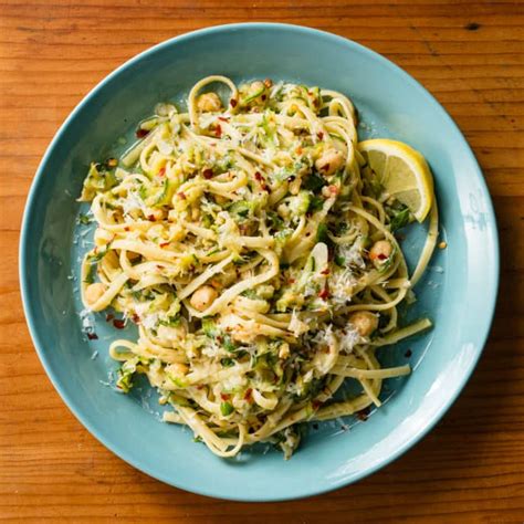 How many calories are in zucchini chickpea linguine - calories, carbs, nutrition