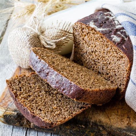 How many carbs are in 100% rye bread - calories, carbs, nutrition