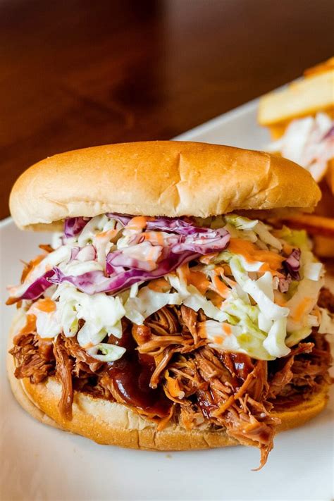 How many carbs are in 4oz cowboy pulled pork sandwich - calories, carbs, nutrition