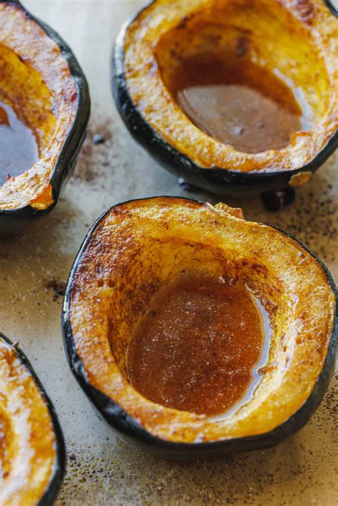 How many carbs are in acorn squash rounds with cranberries and maple syrup - calories, carbs, nutrition