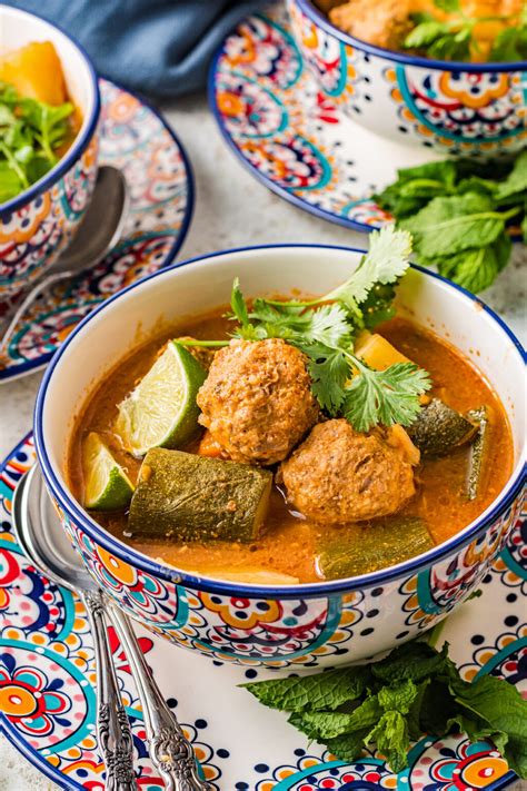 How many carbs are in albondigas soup - calories, carbs, nutrition