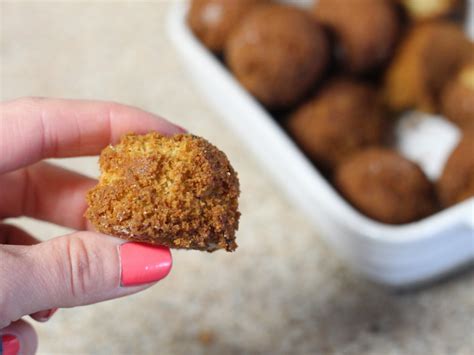 How many carbs are in almond meal hush puppies - calories, carbs, nutrition