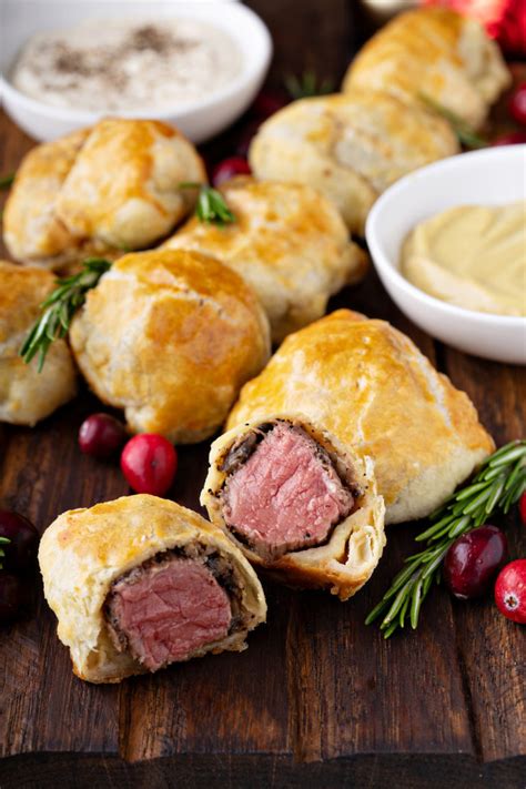 How many carbs are in appetizer beef wellington mini 1 ea - calories, carbs, nutrition