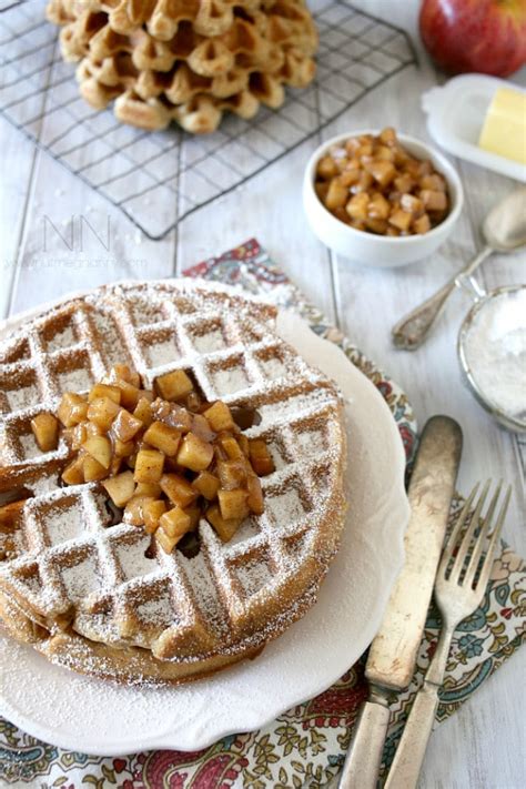 How many carbs are in apple cinnamon waffles - calories, carbs, nutrition