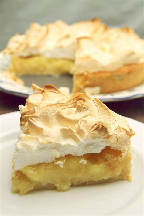 How many carbs are in apple meringue flan - calories, carbs, nutrition