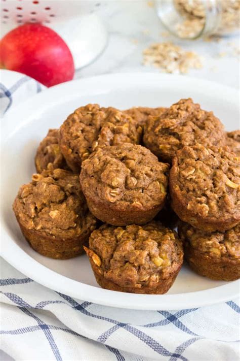 How many carbs are in apple oatmeal muffins - calories, carbs, nutrition