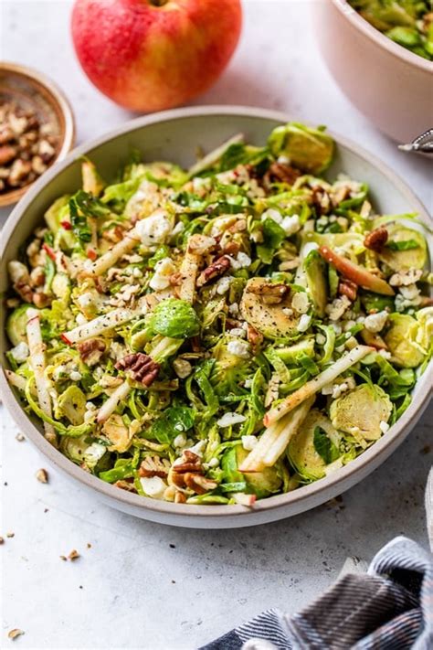 How many carbs are in apple pecan salad with blue cheese - calories, carbs, nutrition