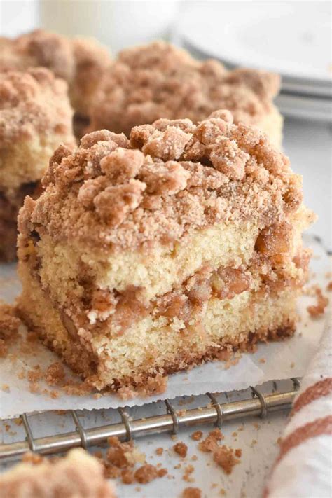 How many carbs are in apple streusel coffee cake - calories, carbs, nutrition