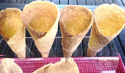 How many carbs are in aquafava waffle cone - calories, carbs, nutrition